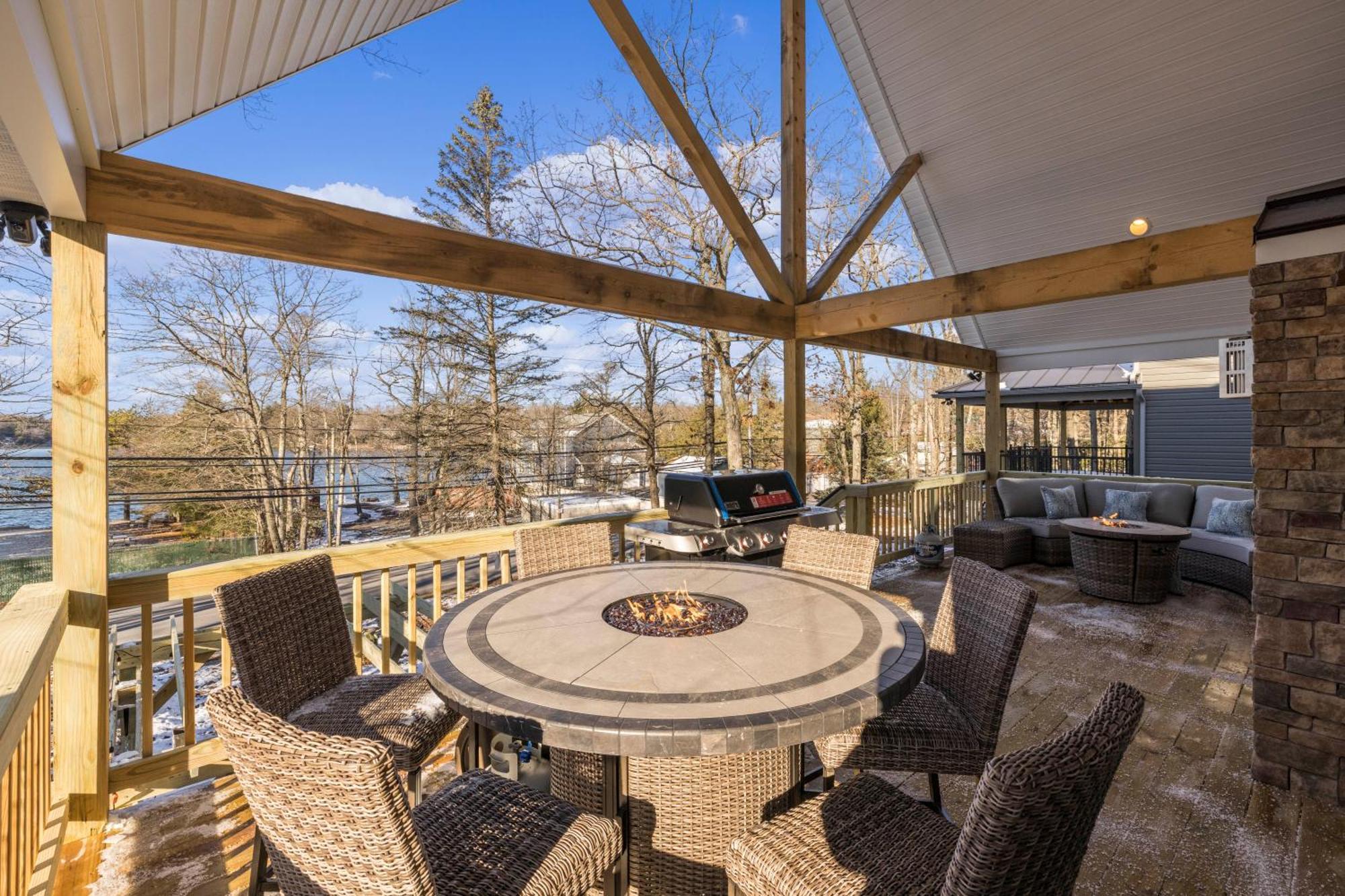 Stunning Lakeview Retreat Villa