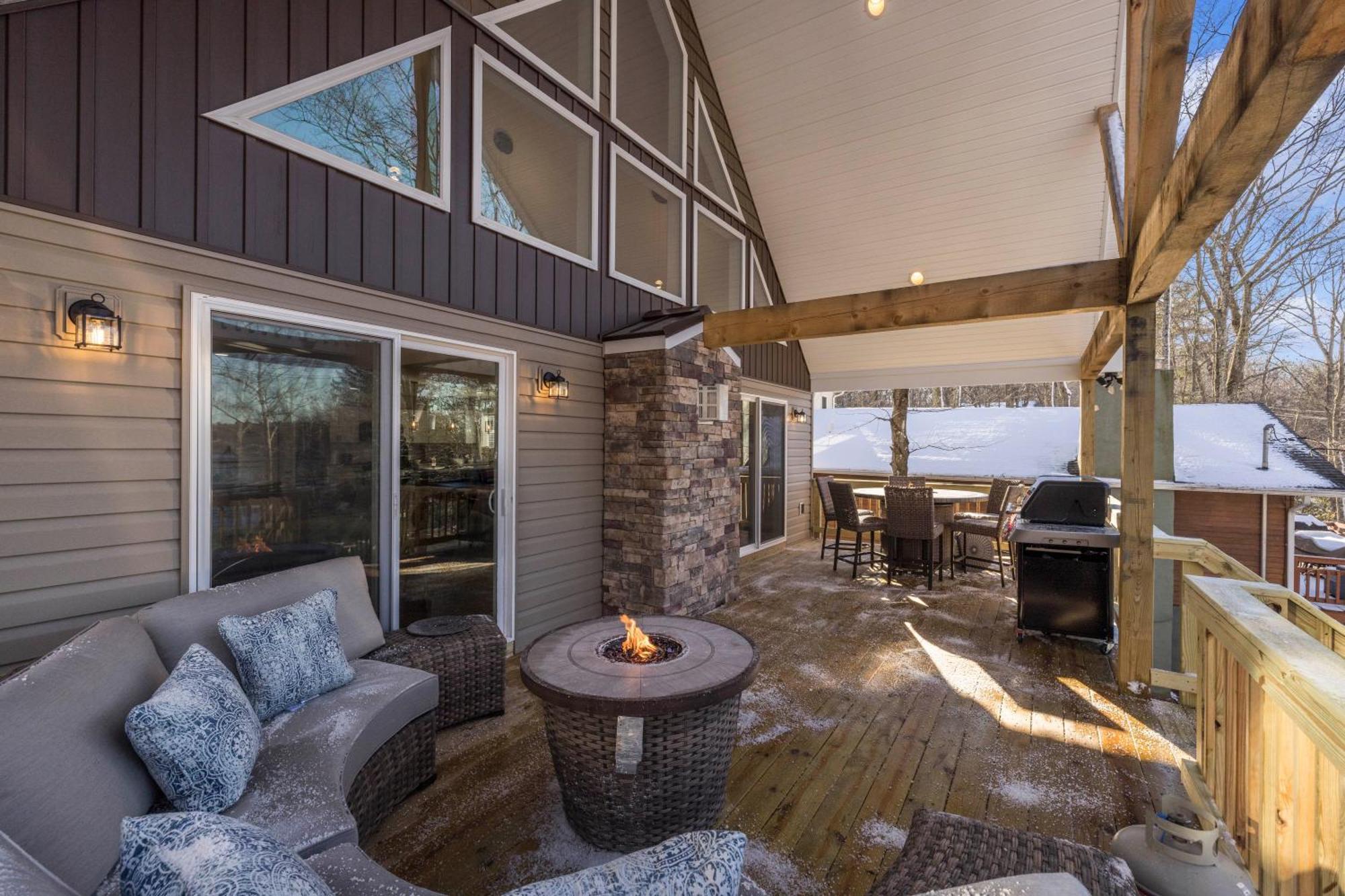 Stunning Lakeview Retreat